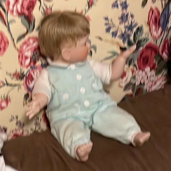 AstonDrake porcelain doll with lighting bug, batteries included, no certificate - Picture 14 of 15